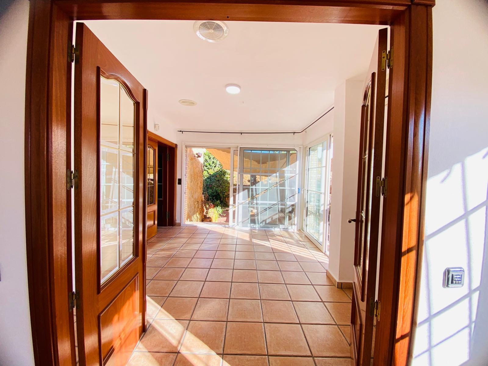 Villa in La Florida, Alicante, Spain 2 bedrooms, 304 sq.m. No. 125412