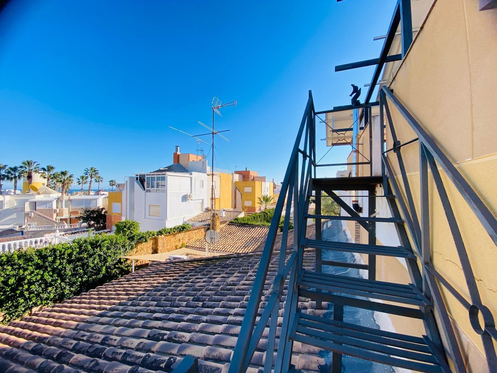 Villa in La Florida, Alicante, Spain 2 bedrooms, 304 sq.m. No. 125412