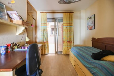 Apartment for sale Torrevieja, Alicante, Spain 4 bedrooms, 175 sq.m. No. 127132 - photo 14