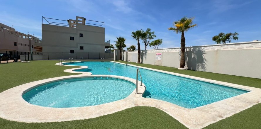 Bungalow Pilar de la Horadada, Alicante, Spain 2 bedrooms, 70 sq.m. No. 125544