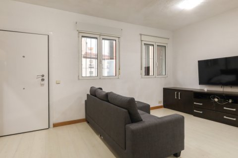 Продажа квартиры в Мадрид, Испания 2 спальни, 56м2 №122436 - фото 1