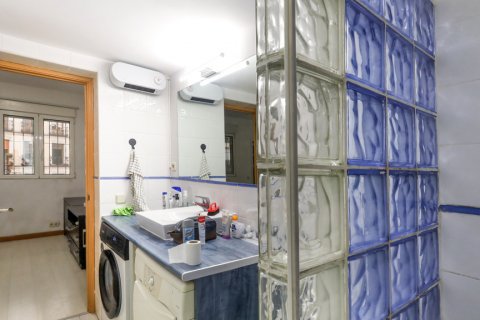 Продажа квартиры в Мадрид, Испания 2 спальни, 56м2 №122436 - фото 23