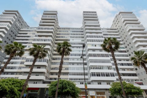 Продажа квартиры в Лас-Пальмас-де-Гран-Канария, Гран-Канария, Испания 3 спальни, 100.6м2 №122435 - фото 5
