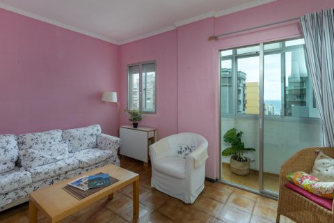 Продажа квартиры в Лас-Пальмас-де-Гран-Канария, Гран-Канария, Испания 3 спальни, 100.6м2 №122435 - фото 9