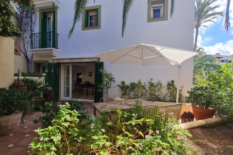 Apartment for rent Illetes (Ses), Mallorca, Spain 2 bedrooms, 100 sq.m. No. 130924 - photo 1