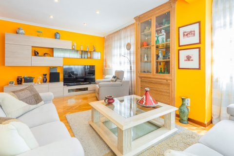 Lägenhet till salu Madrid, Spanien 4 sovrum, 127 kvm. Nr. 120538 - foto 3