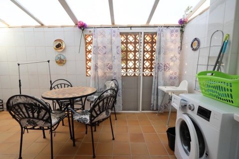 Huoneisto myytävänä Campoamor, Alicante, Espanja, 2 makuuhuonetta, 72 m2 No. 127193 - kuva 19