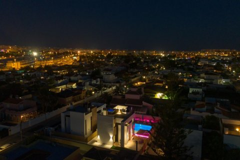 Продажа виллы Торревьеха, Аликанте, Испания 3 спальни, 126м2 №125592 - фото 23