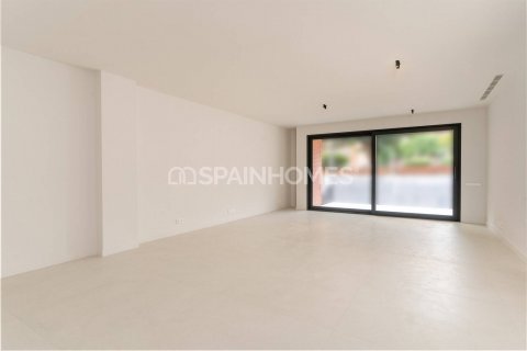 Apartment à vendre Barcelona, Espagne, 4 chambres, 148 m2 No. 132743 - photo 3