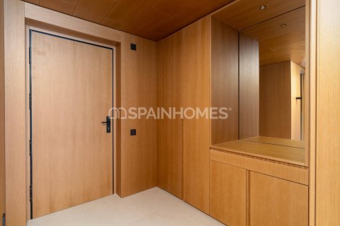 Apartment à vendre Barcelona, Espagne, 4 chambres, 148 m2 No. 132743 - photo 18