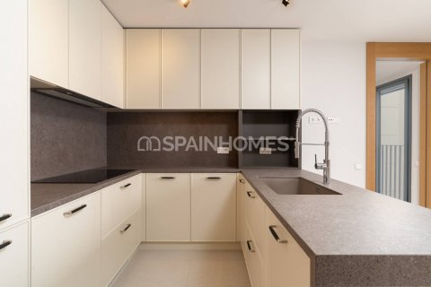 Apartment à vendre Barcelona, Espagne, 4 chambres, 148 m2 No. 132743 - photo 6