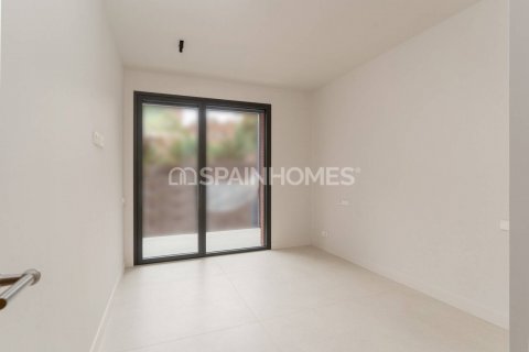 Apartment à vendre Barcelona, Espagne, 4 chambres, 148 m2 No. 132743 - photo 10