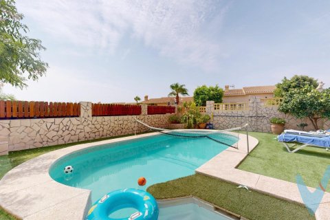 Villa for sale La Nucia, Alicante, Spain 6 bedrooms, 180 sq.m. No. 132740 - photo 2
