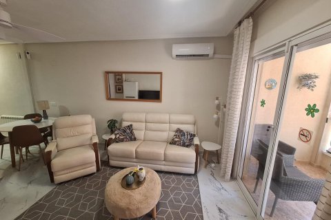 Dzīvoklis īrēšanai Torrevieja, Alicante, Spānijā 1 istaba, 68 m2 Nr. 130636 - attēls 1