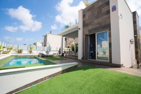 Dzīvoklis pārdošanā Villamartin, Alicante, Spānijā 5 istabas, 241 m2 Nr. 130597 - attēls 1