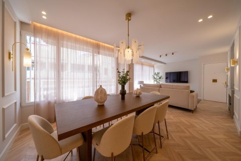 Продажа квартиры Мадрид, Испания 3 спальни, 164м2 №130595 - фото 9