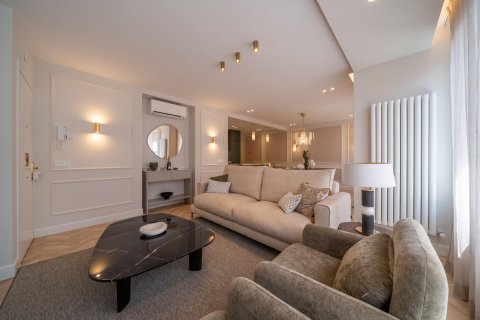 Продажа квартиры Мадрид, Испания 3 спальни, 164м2 №130595 - фото 2