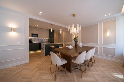 Продажа квартиры Мадрид, Испания 3 спальни, 164м2 №130595 - фото 7