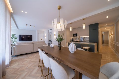 Продажа квартиры Мадрид, Испания 3 спальни, 164м2 №130595 - фото 10