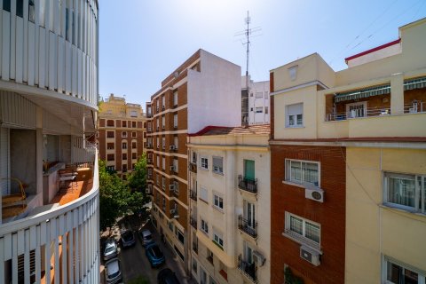 Продажа квартиры Мадрид, Испания 3 спальни, 164м2 №130595 - фото 13