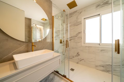 Продажа квартиры Мадрид, Испания 3 спальни, 164м2 №130595 - фото 25