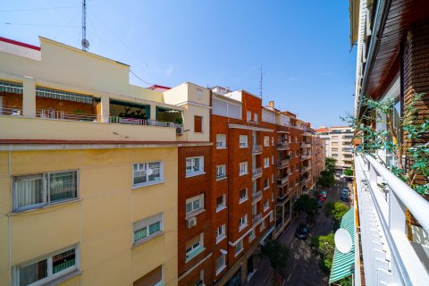 Продажа квартиры Мадрид, Испания 3 спальни, 164м2 №130595 - фото 12