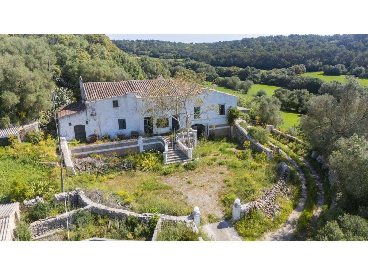 Hus i Es Mercadal, Menorca, Spanien 10 sovrum, 671 kvm. Nr. 127966