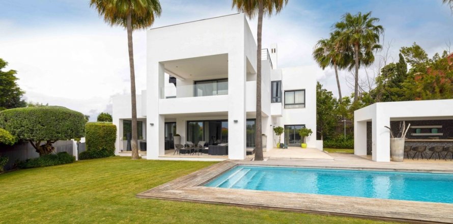 Villa Marbella, Malaga, Spain 5 bedrooms, 582.26 sq.m. No. 121554
