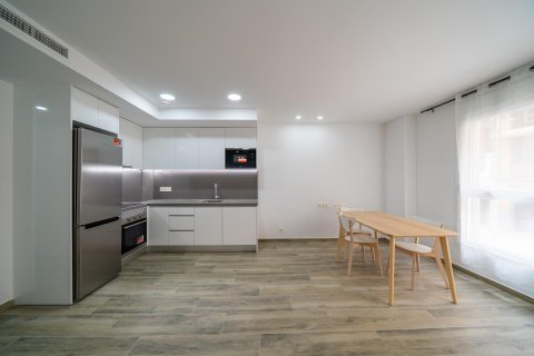 Apartment for rent Alicante, Spain 2 bedrooms, 90 sq.m. No. 127355 - photo 3