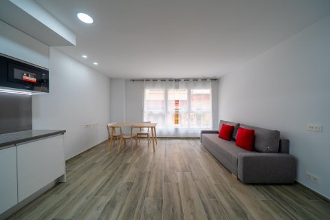 Apartment for rent Alicante, Spain 2 bedrooms, 90 sq.m. No. 127355 - photo 2