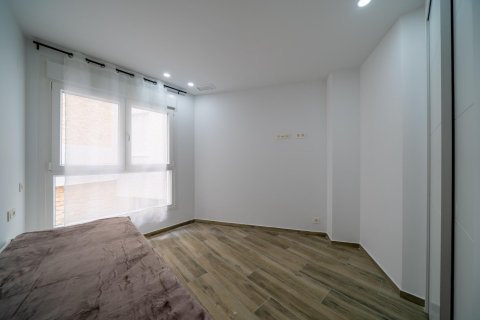 Apartment for rent Alicante, Spain 2 bedrooms, 90 sq.m. No. 127355 - photo 23