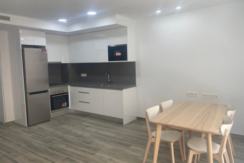 Apartment for rent Alicante, Spain 2 bedrooms, 90 sq.m. No. 127355 - photo 6