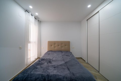 Apartment for rent Alicante, Spain 2 bedrooms, 90 sq.m. No. 127355 - photo 17