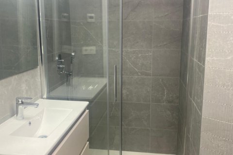 Apartment for rent Alicante, Spain 2 bedrooms, 90 sq.m. No. 127355 - photo 11