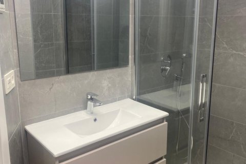 Apartment for rent Alicante, Spain 2 bedrooms, 90 sq.m. No. 127355 - photo 10