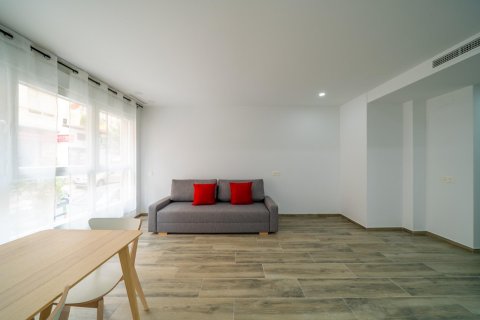 Apartment for rent Alicante, Spain 2 bedrooms, 90 sq.m. No. 127355 - photo 16