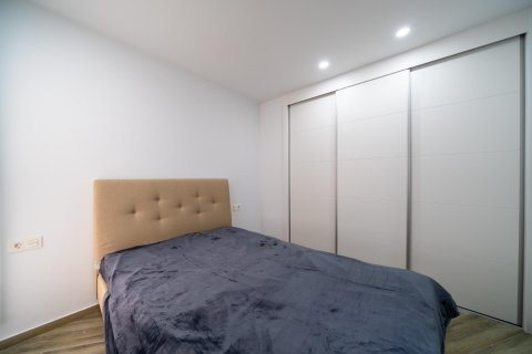 Apartment for rent Alicante, Spain 2 bedrooms, 90 sq.m. No. 127355 - photo 18