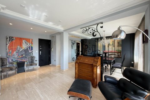 Apartment for rent Alicante, Spain 1 bedroom, 234 sq.m. No. 127360 - photo 10