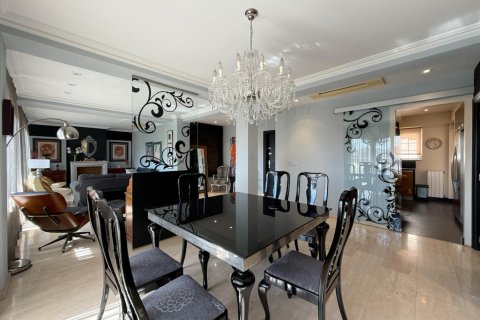 Apartment for rent Alicante, Spain 1 bedroom, 234 sq.m. No. 127360 - photo 18