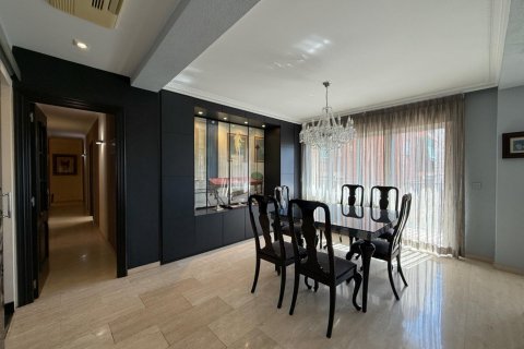 Apartment for rent Alicante, Spain 1 bedroom, 234 sq.m. No. 127360 - photo 12
