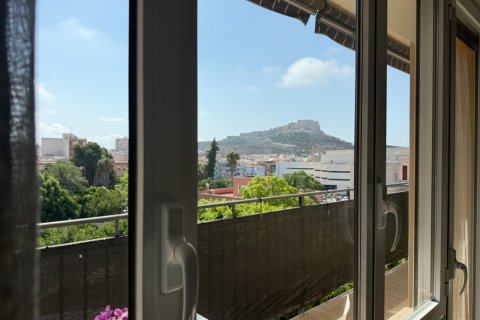Apartment for rent Alicante, Spain 1 bedroom, 234 sq.m. No. 127360 - photo 22
