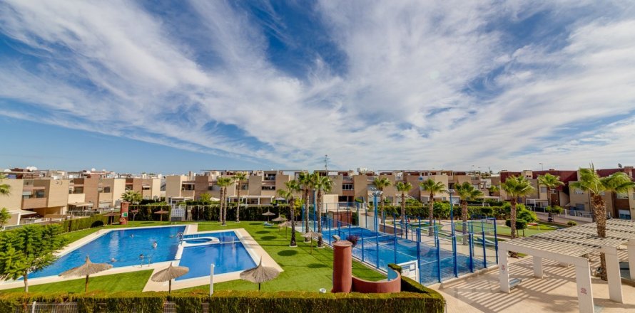 Rindu māja Torrevieja, Alicante, Spānijā 3 istabas, 75 m2 Nr. 129652