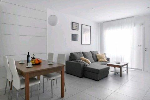 Bungalow for sale Torrevieja, Alicante, Spain 3 bedrooms,  No. 129648 - photo 4