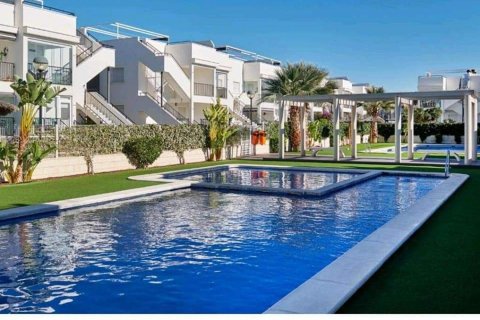 Bungalow for sale Torrevieja, Alicante, Spain 3 bedrooms,  No. 129648 - photo 1