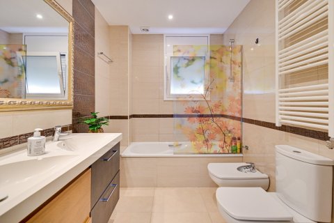 House for sale Lloret de Mar, Girona, Spain 4 bedrooms, 224 sq.m. No. 130377 - photo 14