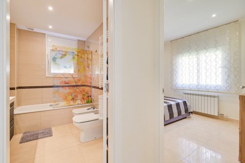 House for sale Lloret de Mar, Girona, Spain 4 bedrooms, 224 sq.m. No. 130377 - photo 15