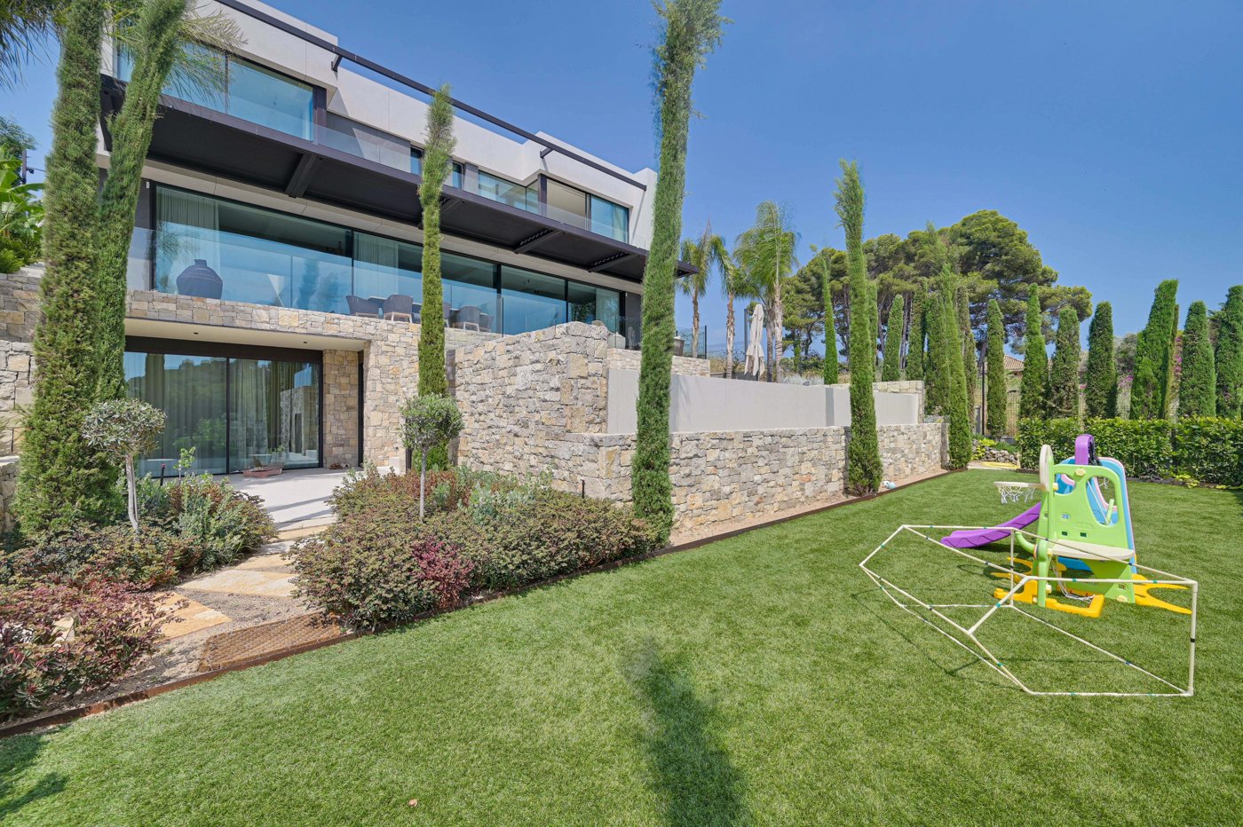 Hus i Lloret de Mar, Girona, Spanien 4 sovrum, 500 kvm. Nr. 130376