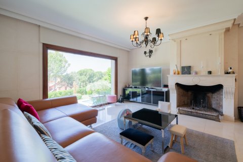 Villa till salu Santo Domingo, Madrid, Spanien 6 sovrum, 592 kvm. Nr. 122410 - foto 11