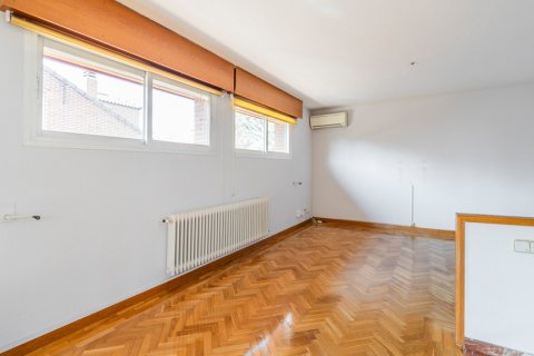 Продажа дома в Мадрид, Испания 5 спален, 427м2 №122411 - фото 2