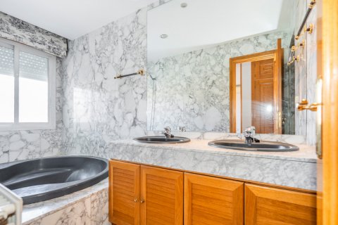 Продажа дома в Мадрид, Испания 5 спален, 427м2 №122411 - фото 16